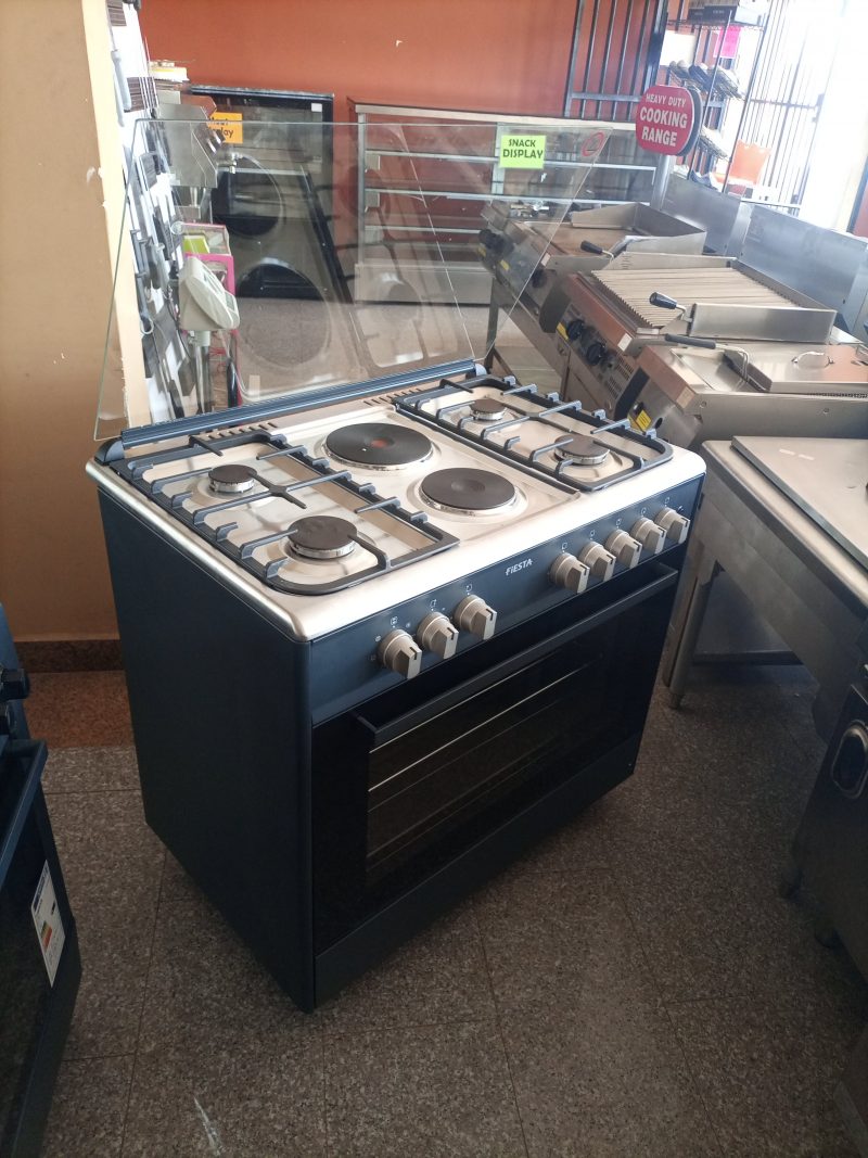 electric and gas cooker